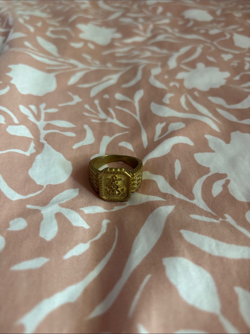 Vintage-Style Gold Anchor Signet Ring for Men